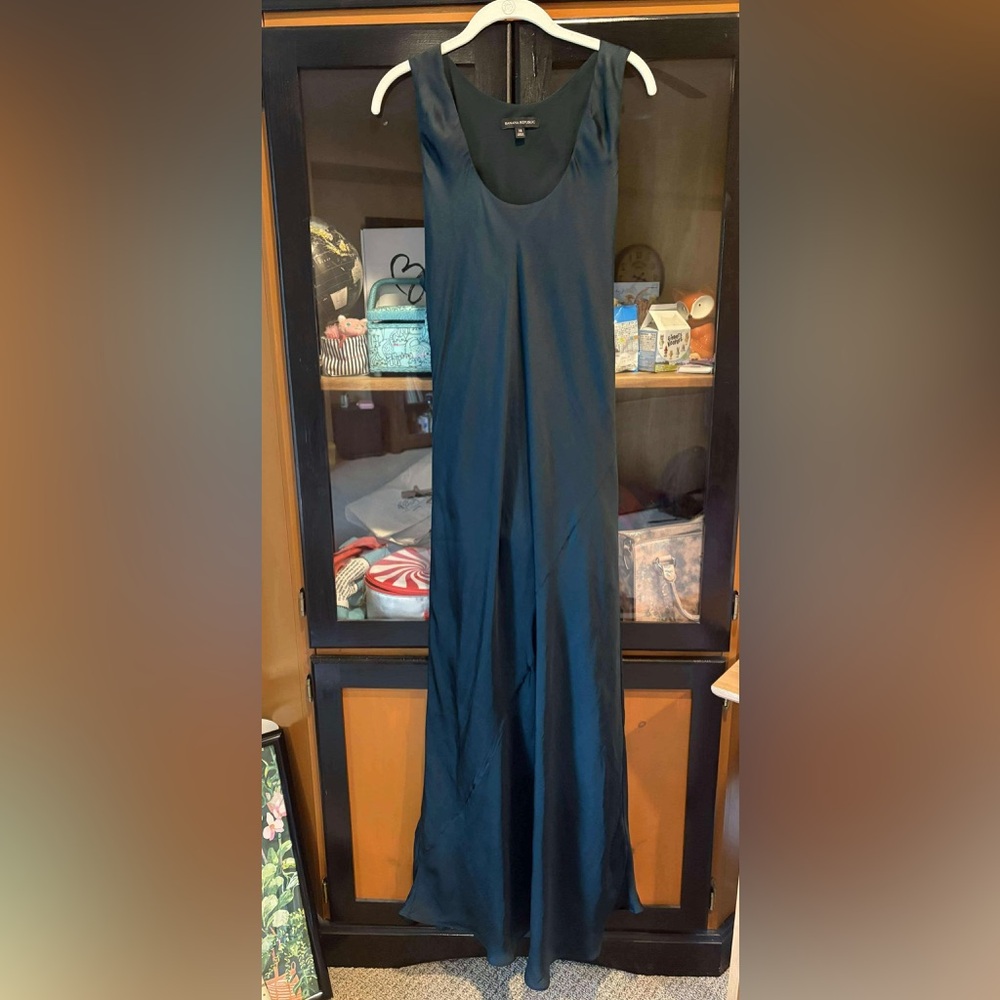 Banana Republic Dark Green Maxi Dress 18